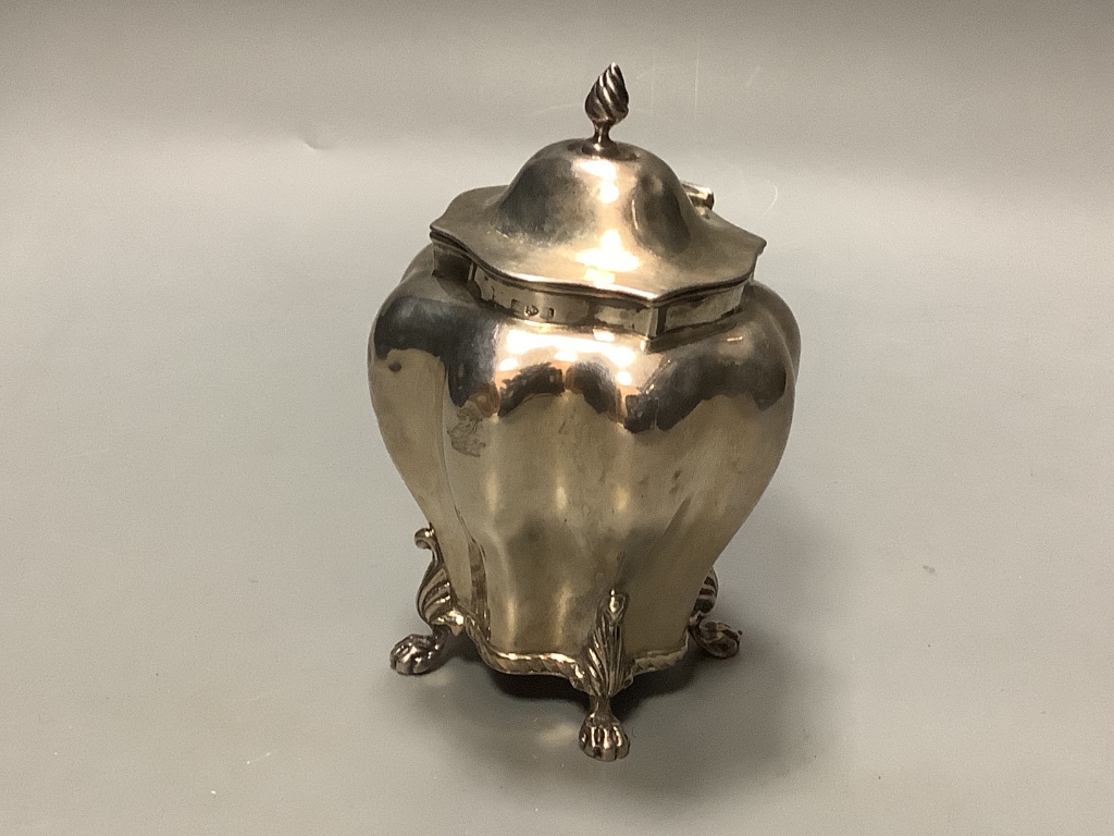 A late Victorian silver tea caddy of fluted form, Nathan and Hayes, Chester, 1900, height 15.3 cm